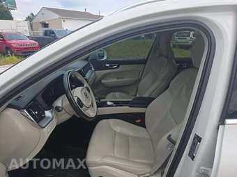 2019 Volvo XC60 T5 Momentum - miniatura 3