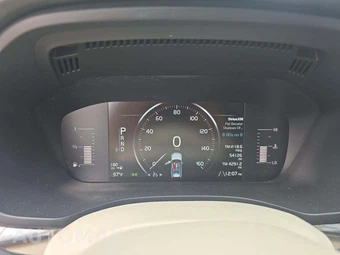 2019 Volvo XC60 T5 Momentum - miniatura 6