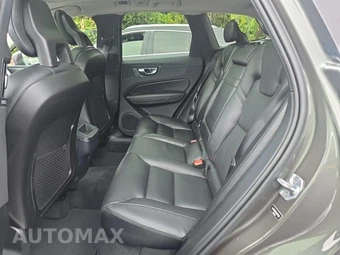 2019 Volvo XC60 T5 Momentum – miniatura 16