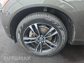 2019 Volvo XC60 T5 Momentum – miniatura 8