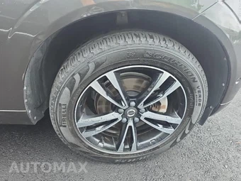 2019 Volvo XC60 T5 Momentum – miniatura 9