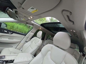 2019 Volvo XC60 T5 Momentum – miniatura 11