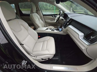 2019 Volvo XC60 T5 Momentum – miniatura 18