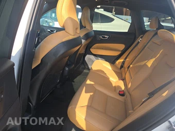2019 Volvo XC60 T6 Momentum – miniatura 13