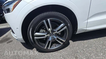 2019 Volvo XC60 T6 Momentum – miniatura 26