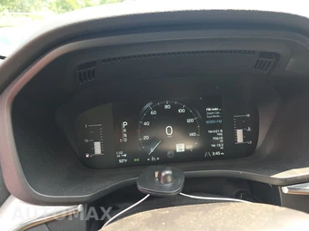 2019 Volvo XC60 T6 Momentum – miniatura 12