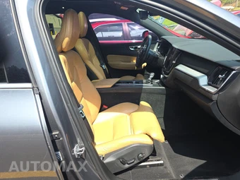 2019 Volvo XC60 T6 Momentum – miniatura 8