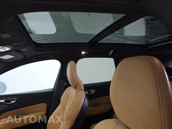 2019 Volvo XC60 T6 Momentum – miniatura 17