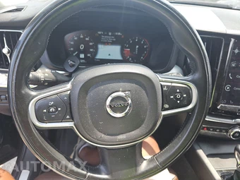 2019 Volvo XC60 T6 Momentum – miniatura 10