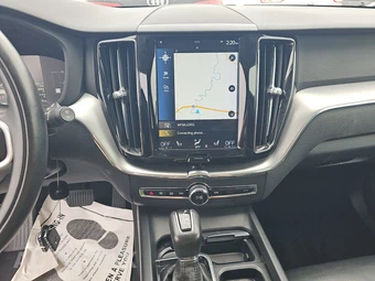 2019 Volvo XC60 T6 Momentum - miniatura 11