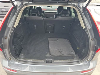 2019 Volvo XC60 T6 Momentum - miniatura 16
