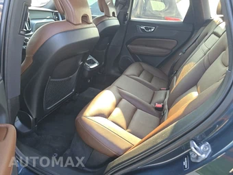 2019 Volvo XC60 T6 Momentum - miniatura 13