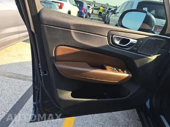 2019 Volvo XC60 T6 Momentum - miniatura 9