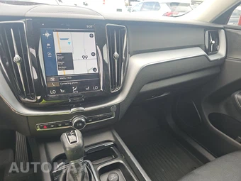 2019 Volvo XC60 T6 Momentum - miniatura 11