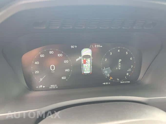 2019 Volvo XC90 T5 Momentum - miniatura 9