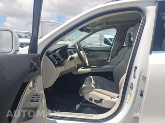 2019 Volvo XC90 T5 Momentum – miniatura 3