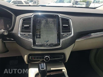 2019 Volvo XC90 T5 Momentum – miniatura 7