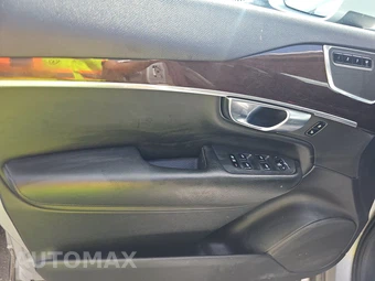 2019 Volvo XC90 T5 Momentum - miniatura 9