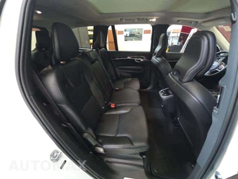 2019 Volvo XC90 T5 Momentum - miniatura 17