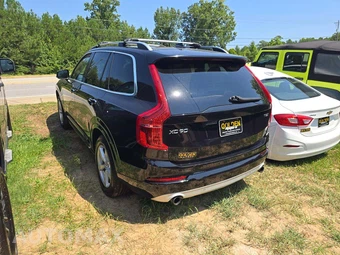 2019 Volvo XC90 T5 Momentum - miniatura 2
