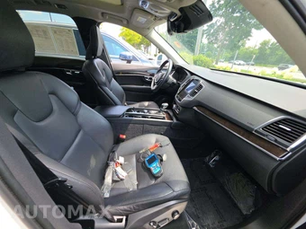 2019 Volvo XC90 T5 Momentum - miniatura 19