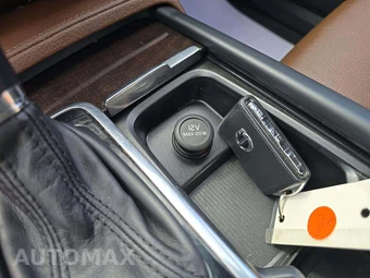 2019 Volvo XC90 T6 Momentum - miniatura 8