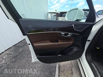 2019 Volvo XC90 T6 Momentum – miniatura 9