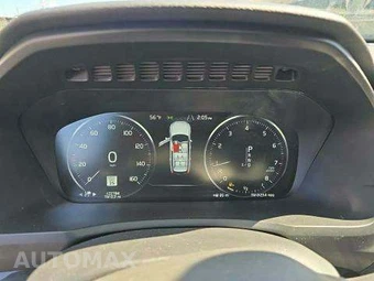 2019 Volvo XC90 T6 Momentum - miniatura 9
