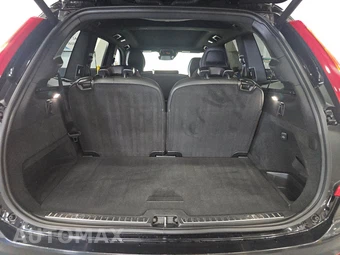 2019 Volvo XC90 T6 Momentum - miniatura 17