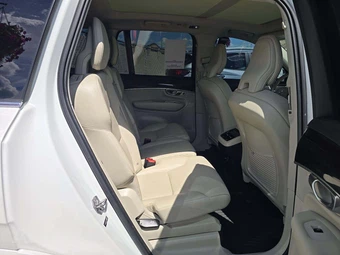 2019 Volvo XC90 T6 Momentum - miniatura 17
