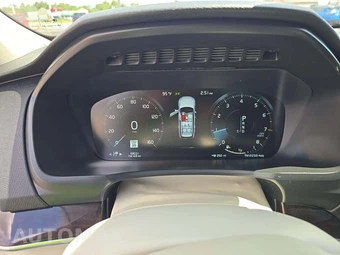 2019 Volvo XC90 T6 Momentum - miniatura 9