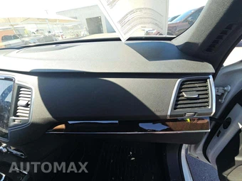 2019 Volvo XC90 T6 Momentum – miniatura 17
