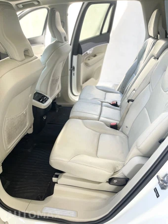 2019 Volvo XC90 T6 Momentum - miniatura 24