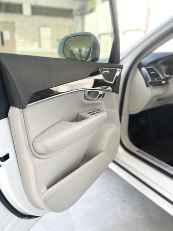 2019 Volvo XC90 T6 Momentum - miniatura 26