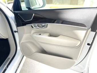 2019 Volvo XC90 T6 Momentum - miniatura 30