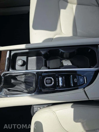 2019 Volvo XC90 T6 Momentum - miniatura 8