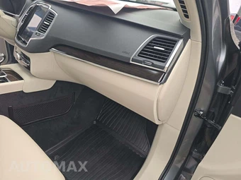 2019 Volvo XC90 T6 Momentum - miniatura 17