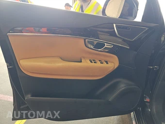 2019 Volvo XC90 T6 Momentum - miniatura 9