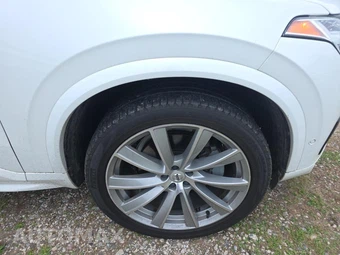2019 Volvo XC90 T6 R-Design – miniatura 9