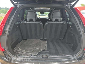 2019 Volvo XC90 T6 R-Design – miniatura 12