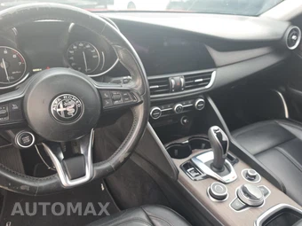 2020 Alfa Romeo Giulia Ti – miniatura 11