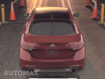 2020 Alfa Romeo Giulia Ti – miniatura 5