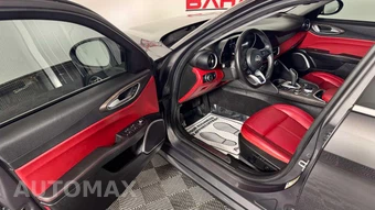 2020 Alfa Romeo Giulia Ti – miniatura 11