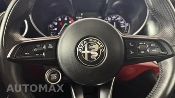 2020 Alfa Romeo Giulia Ti – miniatura 16