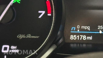 2020 Alfa Romeo Giulia Ti – miniatura 19
