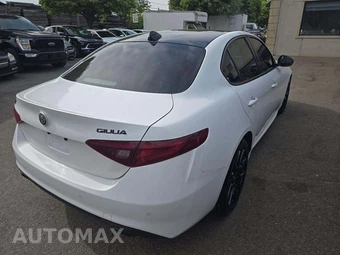2020 Alfa Romeo Giulia – miniatura 3