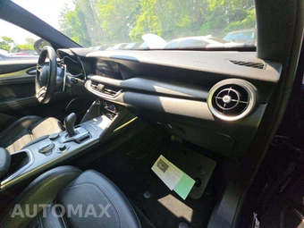 2020 Alfa Romeo Stelvio Ti Sport – miniatura 19