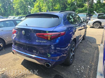 2020 Alfa Romeo Stelvio Ti Sport – miniatura 3