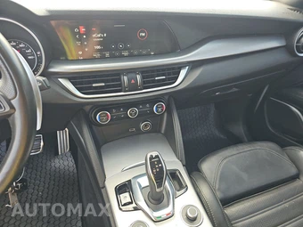 2020 Alfa Romeo Stelvio Ti Sport - miniatura 11