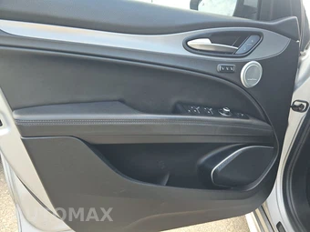 2020 Alfa Romeo Stelvio Ti Sport - miniatura 9